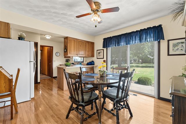 47177 Klett Rd, Paw Paw, MI 49079