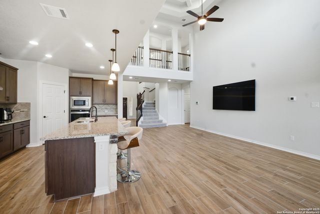 15210 Comanche Gard, San Antonio, TX 78233