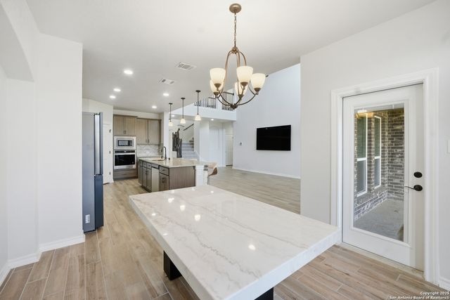 15210 Comanche Gard, San Antonio, TX 78233