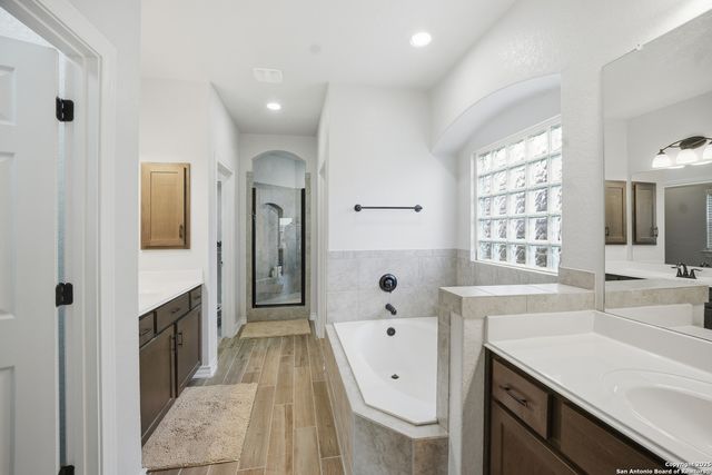 15210 Comanche Gard, San Antonio, TX 78233