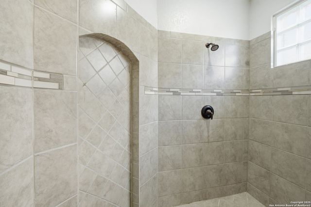 15210 Comanche Gard, San Antonio, TX 78233