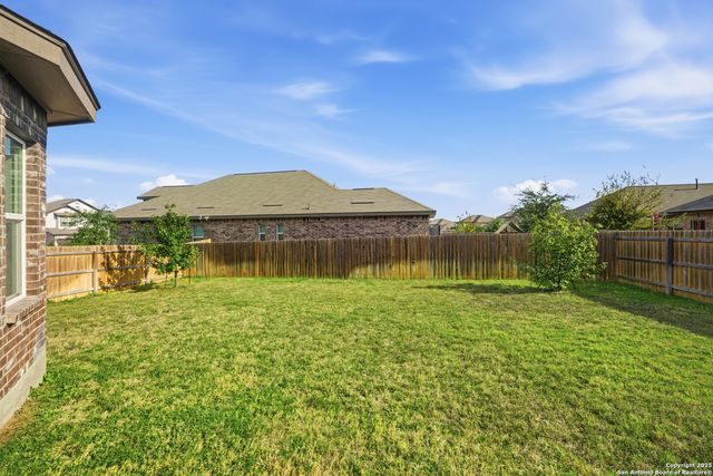 15210 Comanche Gard, San Antonio, TX 78233