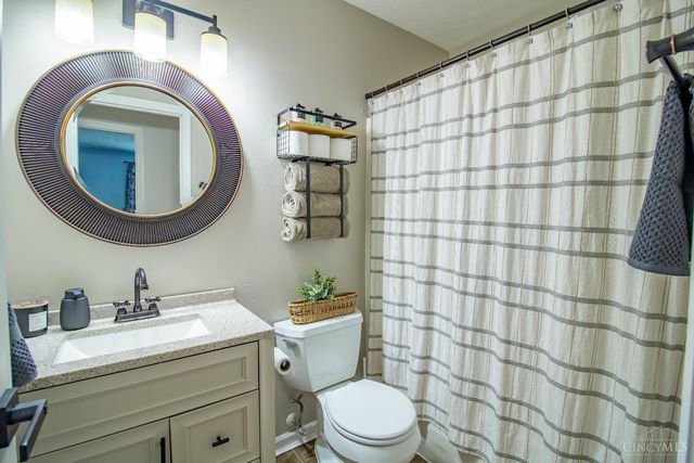 375 Woodsdale Drive, Monroe, OH 45050