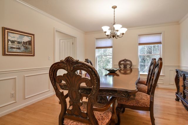 18 Pilgrim Rd, Ashland, MA 01721