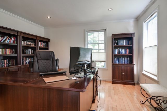 18 Pilgrim Rd, Ashland, MA 01721