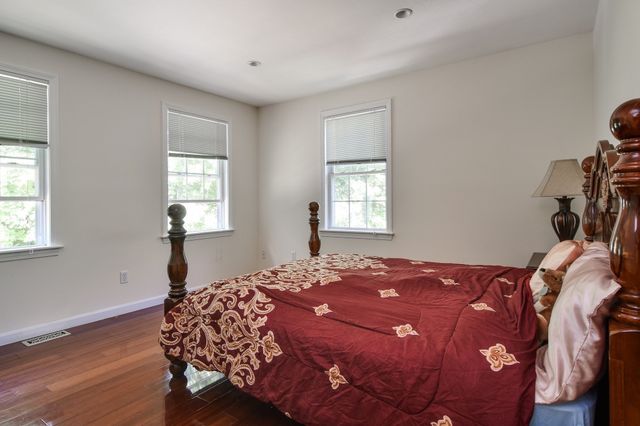 18 Pilgrim Rd, Ashland, MA 01721
