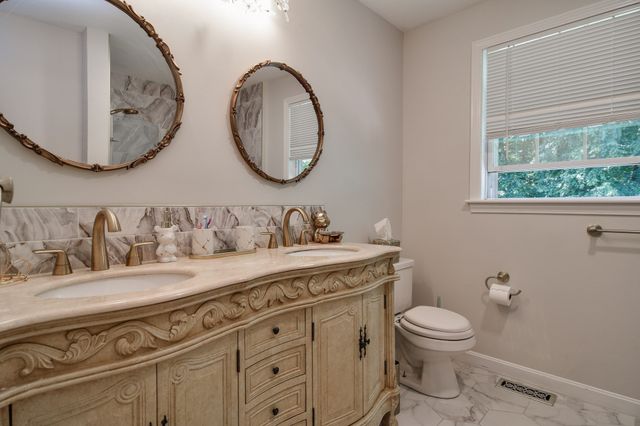 18 Pilgrim Rd, Ashland, MA 01721