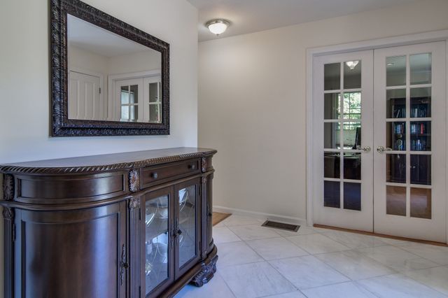 18 Pilgrim Rd, Ashland, MA 01721
