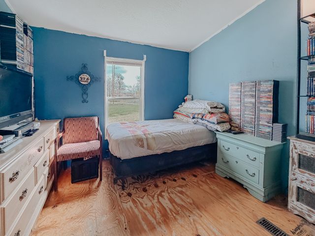 706 County Road 2260, Corsicana, TX 75109