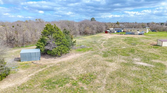706 County Road 2260, Corsicana, TX 75109