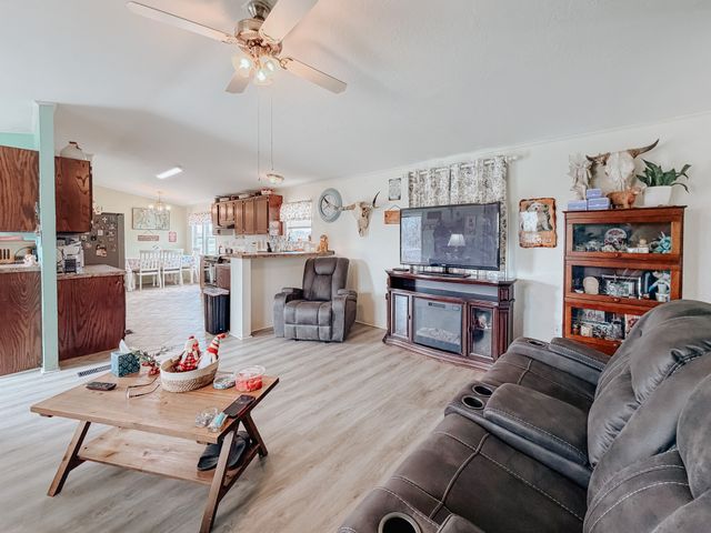 706 County Road 2260, Corsicana, TX 75109