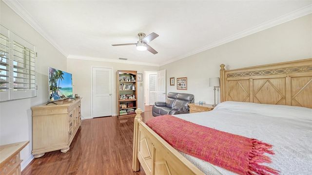3988 LOSILLIAS DRIVE, Sarasota, FL 34238