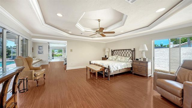 3988 LOSILLIAS DRIVE, Sarasota, FL 34238