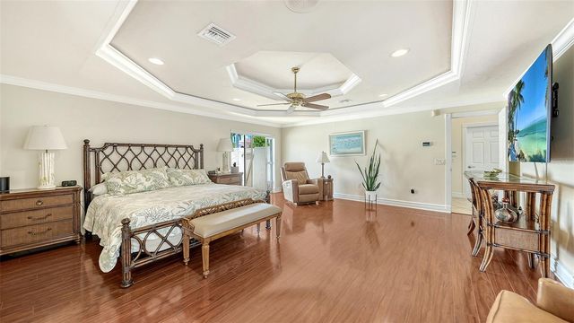 3988 LOSILLIAS DRIVE, Sarasota, FL 34238