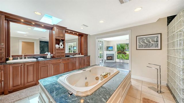 3988 LOSILLIAS DRIVE, Sarasota, FL 34238