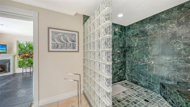 3988 LOSILLIAS DRIVE, Sarasota, FL 34238