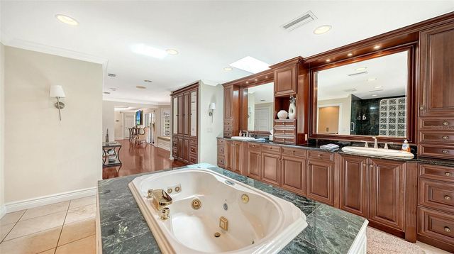 3988 LOSILLIAS DRIVE, Sarasota, FL 34238