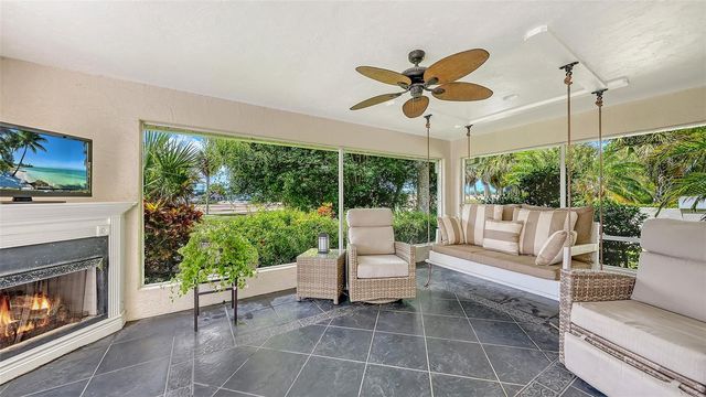 3988 LOSILLIAS DRIVE, Sarasota, FL 34238