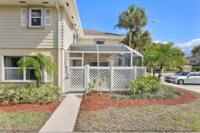 5704 Wheatley Court, Boynton Beach, FL 33436
