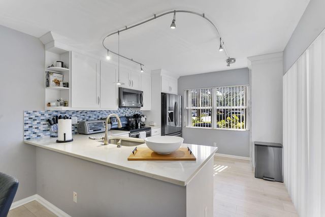 5704 Wheatley Court, Boynton Beach, FL 33436