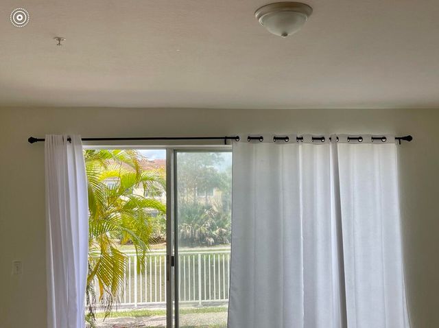 880 Pipers Cay Drive, West Palm Beach, FL 33415