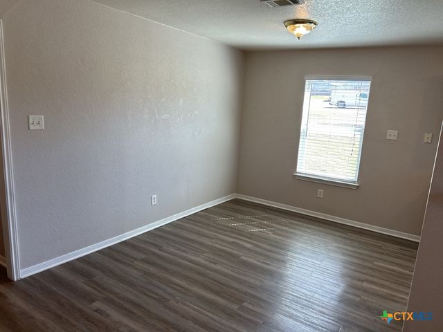 202 W Truman Avenue, Copperas Cove, TX 76522