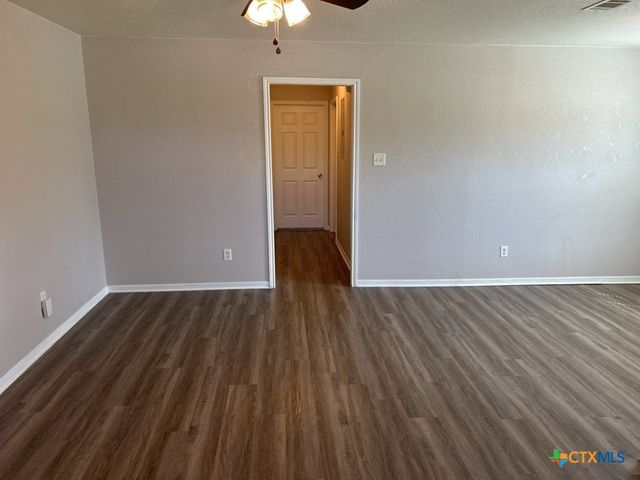 202 W Truman Avenue, Copperas Cove, TX 76522