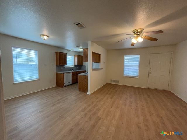 202 W Truman Avenue, Copperas Cove, TX 76522