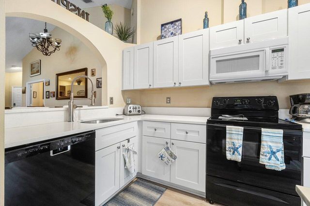 1804 Rosewood Way, Palm Beach Gardens, FL 33418