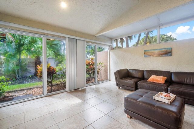 1804 Rosewood Way, Palm Beach Gardens, FL 33418