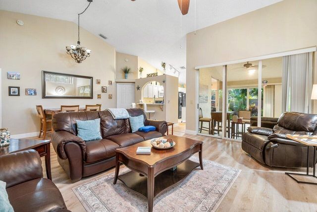 1804 Rosewood Way, Palm Beach Gardens, FL 33418