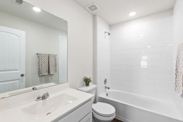 144 Harvest Creek DR, Uhland, TX 78640