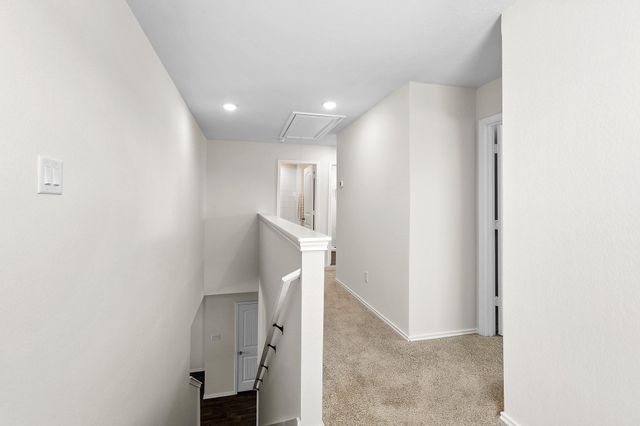 144 Harvest Creek DR, Uhland, TX 78640