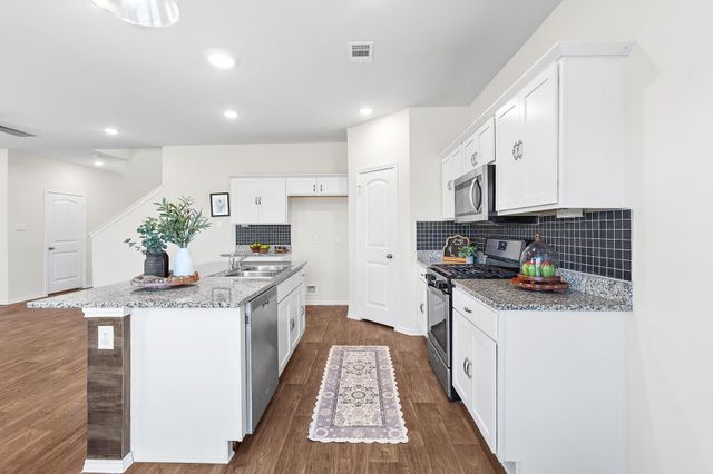 144 Harvest Creek DR, Uhland, TX 78640