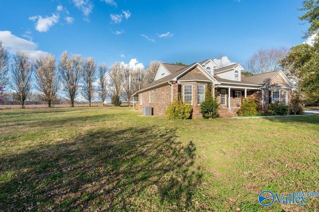 3592 Al Highway 35, Section, AL 35771