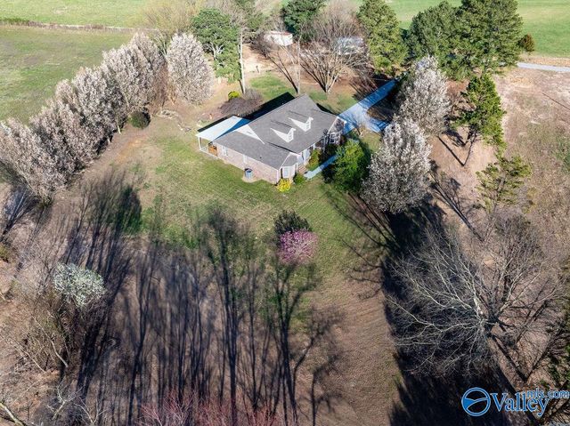 3592 Al Highway 35, Section, AL 35771