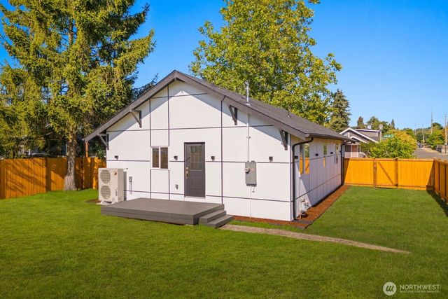 6648 S Lawrence Street, Tacoma, WA 98409