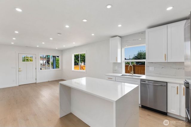 6648 S Lawrence Street, Tacoma, WA 98409