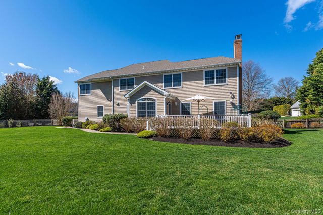90 Caiola Court, Greenport, NY 11944