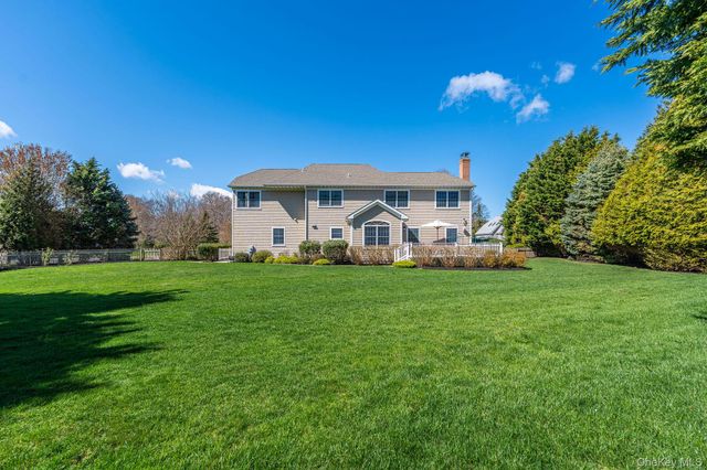 90 Caiola Court, Greenport, NY 11944