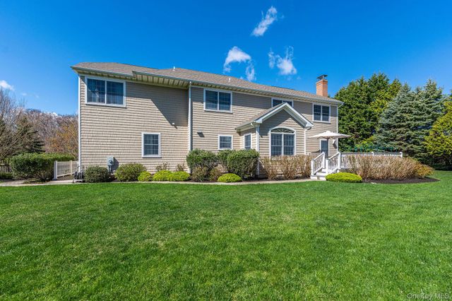 90 Caiola Court, Greenport, NY 11944
