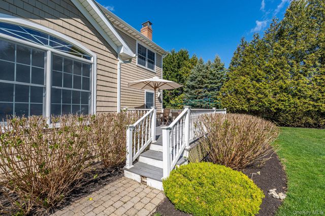 90 Caiola Court, Greenport, NY 11944