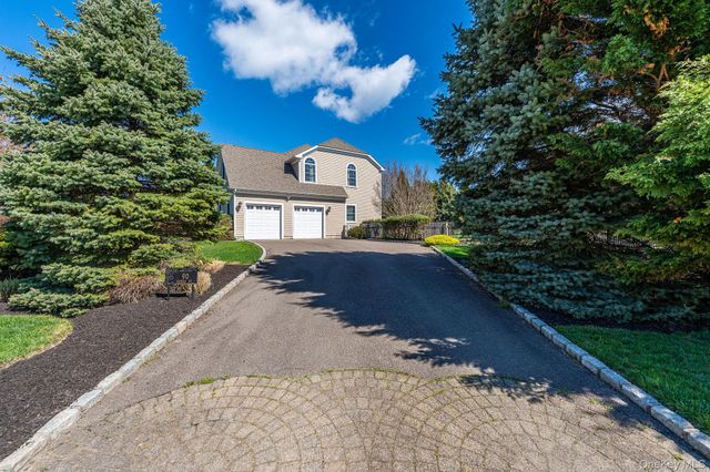 90 Caiola Court, Greenport, NY 11944