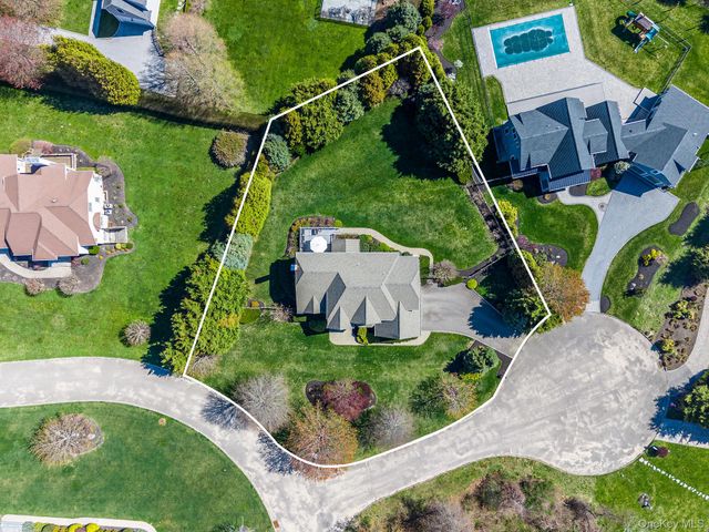 90 Caiola Court, Greenport, NY 11944