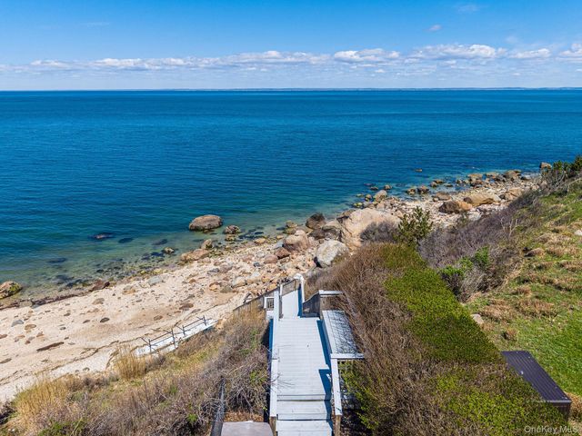 90 Caiola Court, Greenport, NY 11944