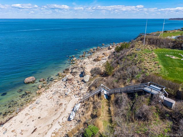 90 Caiola Court, Greenport, NY 11944