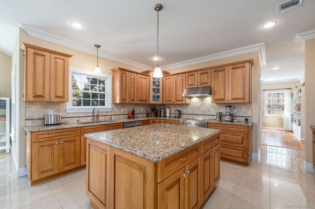 90 Caiola Court, Greenport, NY 11944