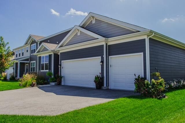 7831 W 105th Place, Crown Point, IN 46307
