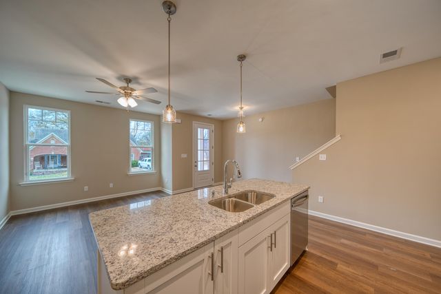 212 E WASHINGTON AVE, Covington, TN 38019