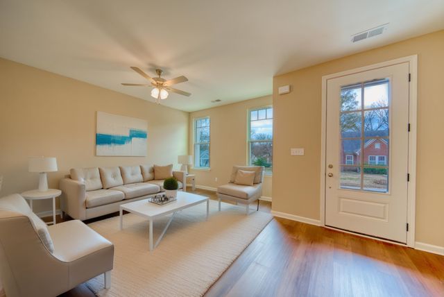 212 E WASHINGTON AVE, Covington, TN 38019